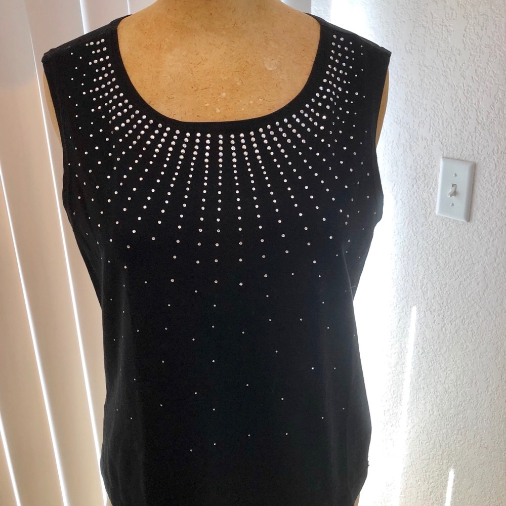 NWOT. Sleeveless cotton black top sparkles, L